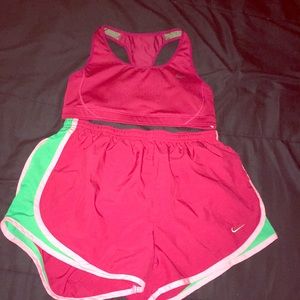 Nike woman track set
